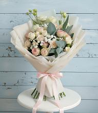 Букет цветов из:  Розы и Лизиантусы в Махмуде-Мектебе