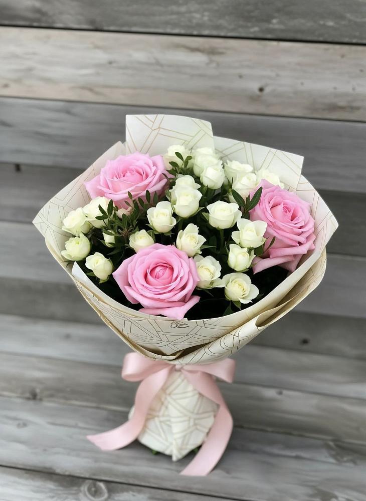 Букет цветов из: Розы в Махмуде-Мектебе
