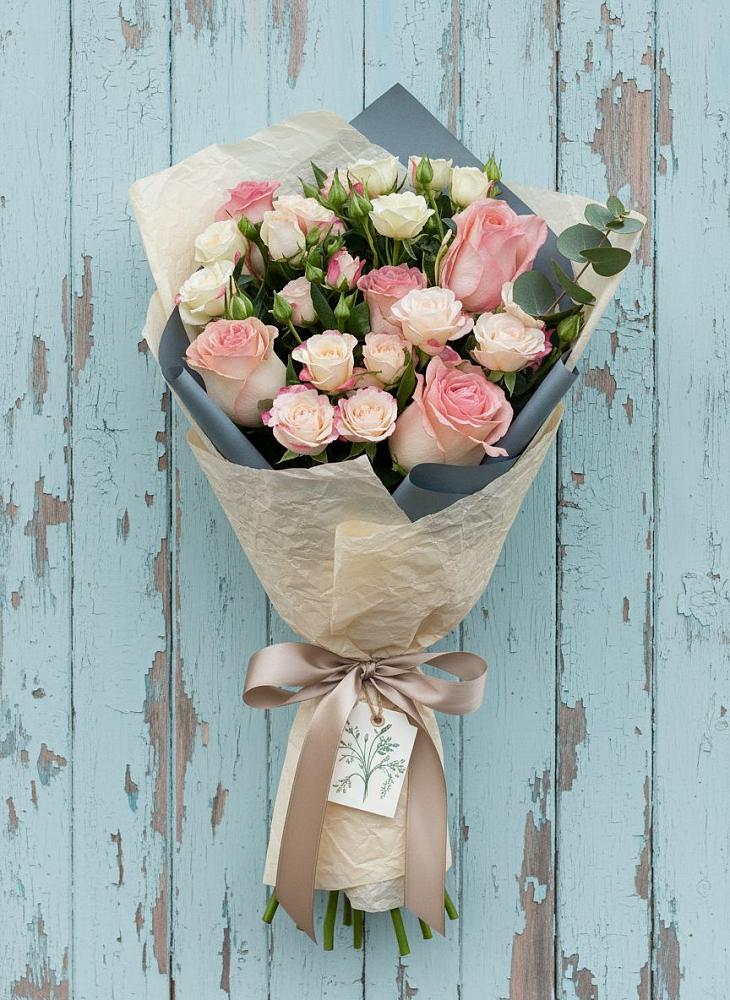 Букет цветов из: Розы в Махмуде-Мектебе