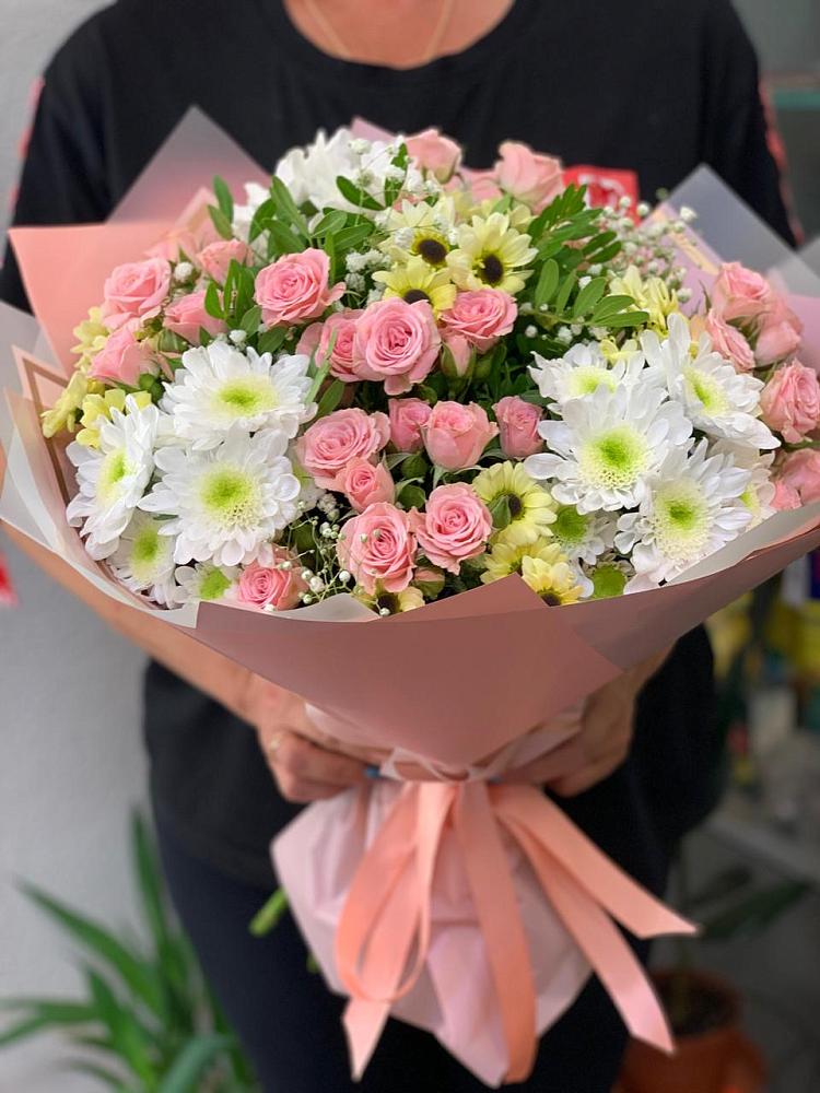 Букет цветов из: Розы и Хризантемы в Махмуде-Мектебе