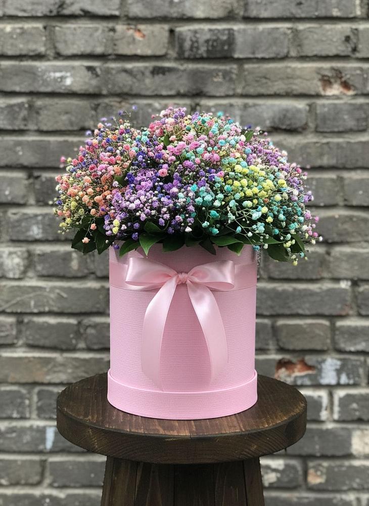 Цветочная композиция из Гипсофила и Розы в шляпной коробке в Махмуде-Мектебе