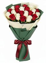 Букет Микс из красных и белых роз в Махмуде-Мектебе