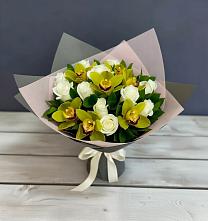 Букет цветов из:  Орхидеи и Розы в Махмуде-Мектебе