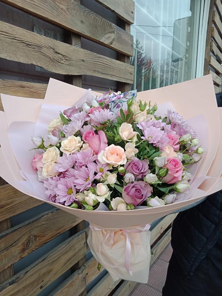 Букет цветов из: Розы и Хризантемы в Махмуде-Мектебе