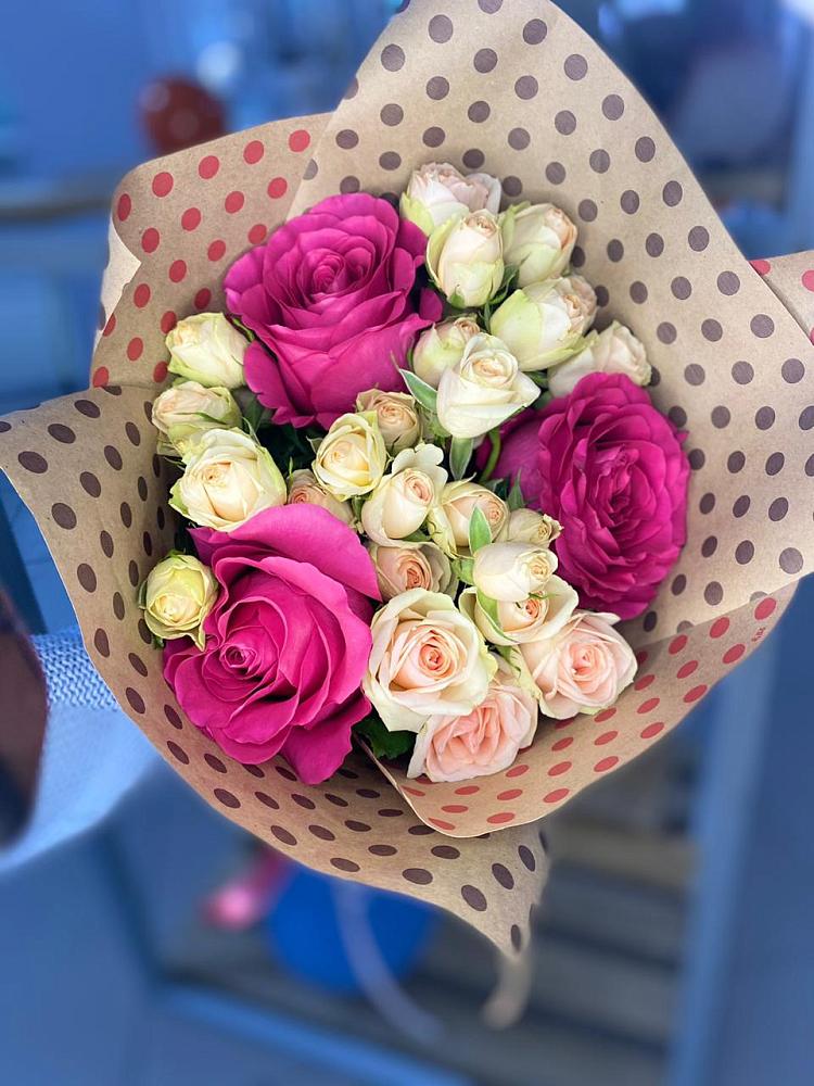 Букет цветов из: Розы в Махмуде-Мектебе