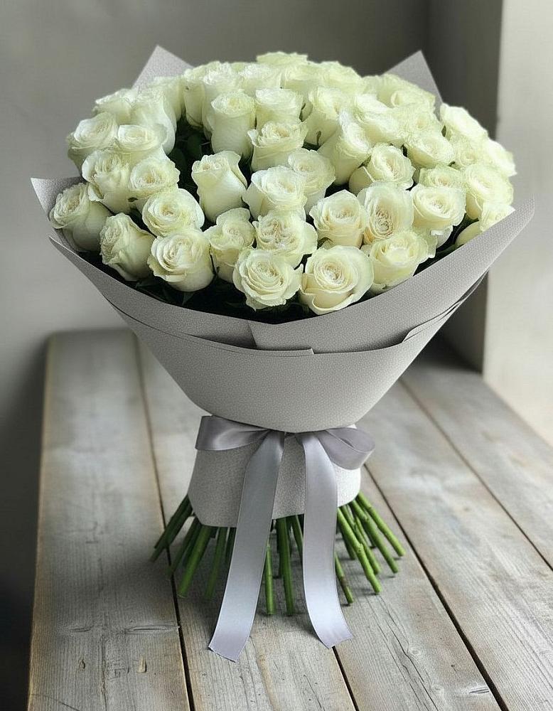Букет 35 Белых роз в Махмуде-Мектебе