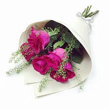 Букет цветов из:  Розы в Махмуде-Мектебе