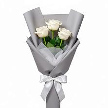 Букет 3 белые розы в Махмуде-Мектебе