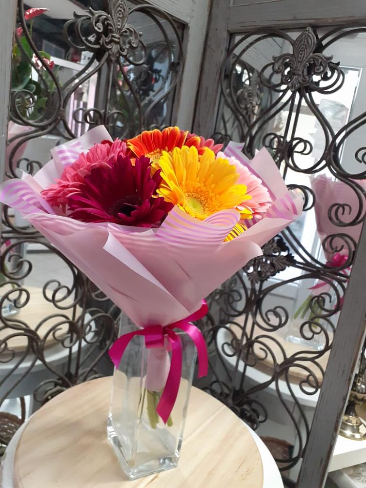 Букет цветов из: Герберы в Махмуде-Мектебе