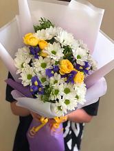 Букет цветов из:  Ирисы, Хризантемы и Розы #REPLACE_PRED# Махмуде-Мектебе