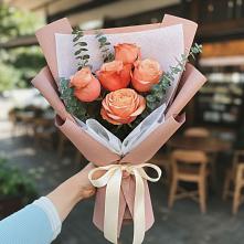 Букет цветов из:  Розы в Махмуде-Мектебе