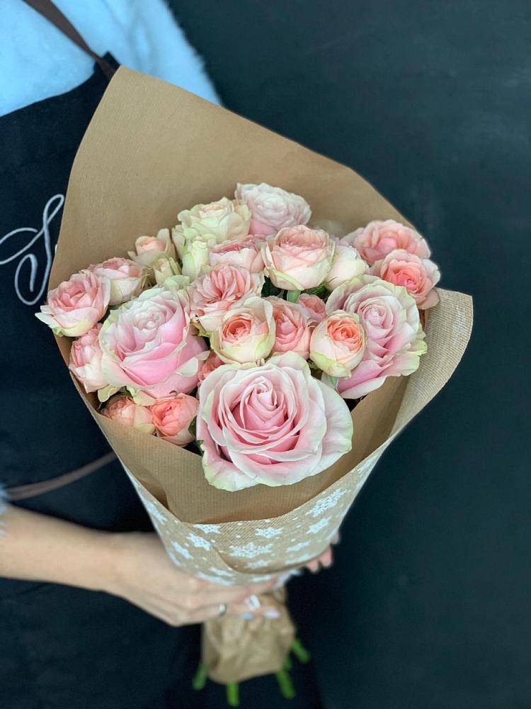 Букет цветов из: Хризантемы и Розы в Махмуде-Мектебе