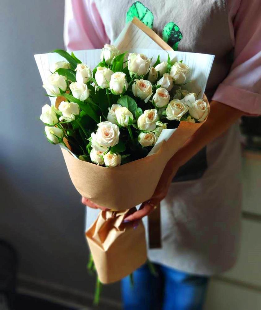 Букет цветов из: Розы в Махмуде-Мектебе