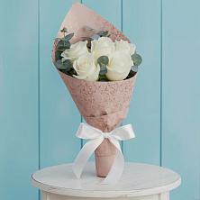 Букет цветов из:  Розы в Махмуде-Мектебе
