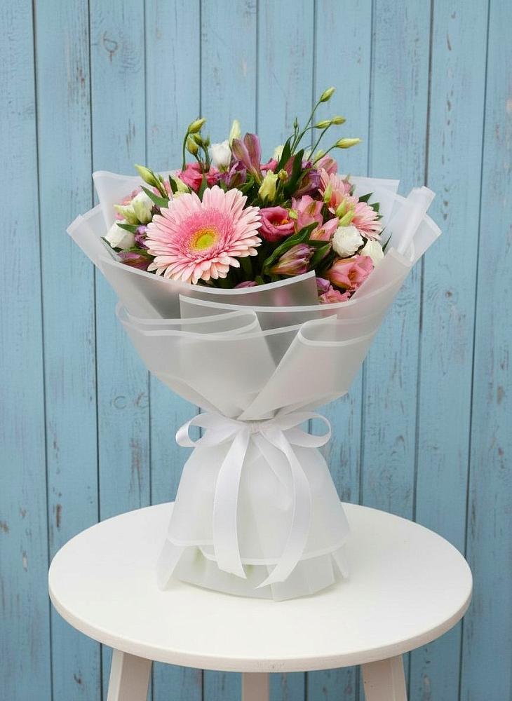 Букет цветов из: Герберы, Альстромерии и Лизиантусы в Махмуде-Мектебе