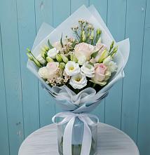 Букет цветов из:  Розы и Лизиантусы в Махмуде-Мектебе