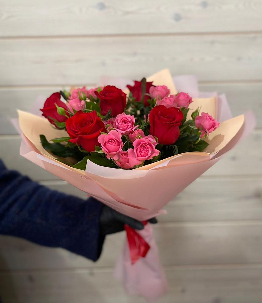 Букет цветов из: Розы в Махмуде-Мектебе