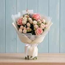 Букет цветов из:  Розы в Махмуде-Мектебе