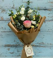 Букет цветов из:  Розы и Лизиантусы в Махмуде-Мектебе