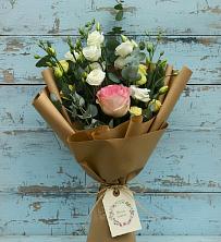 Букет цветов из:  Розы и Лизиантусы в Махмуде-Мектебе