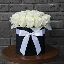 Цветочная композиция из Розы в шляпной коробке #REPLACE_PRED# Махмуде-Мектебе