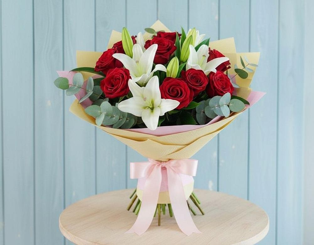 Букет цветов из: Лилии и Розы в Махмуде-Мектебе